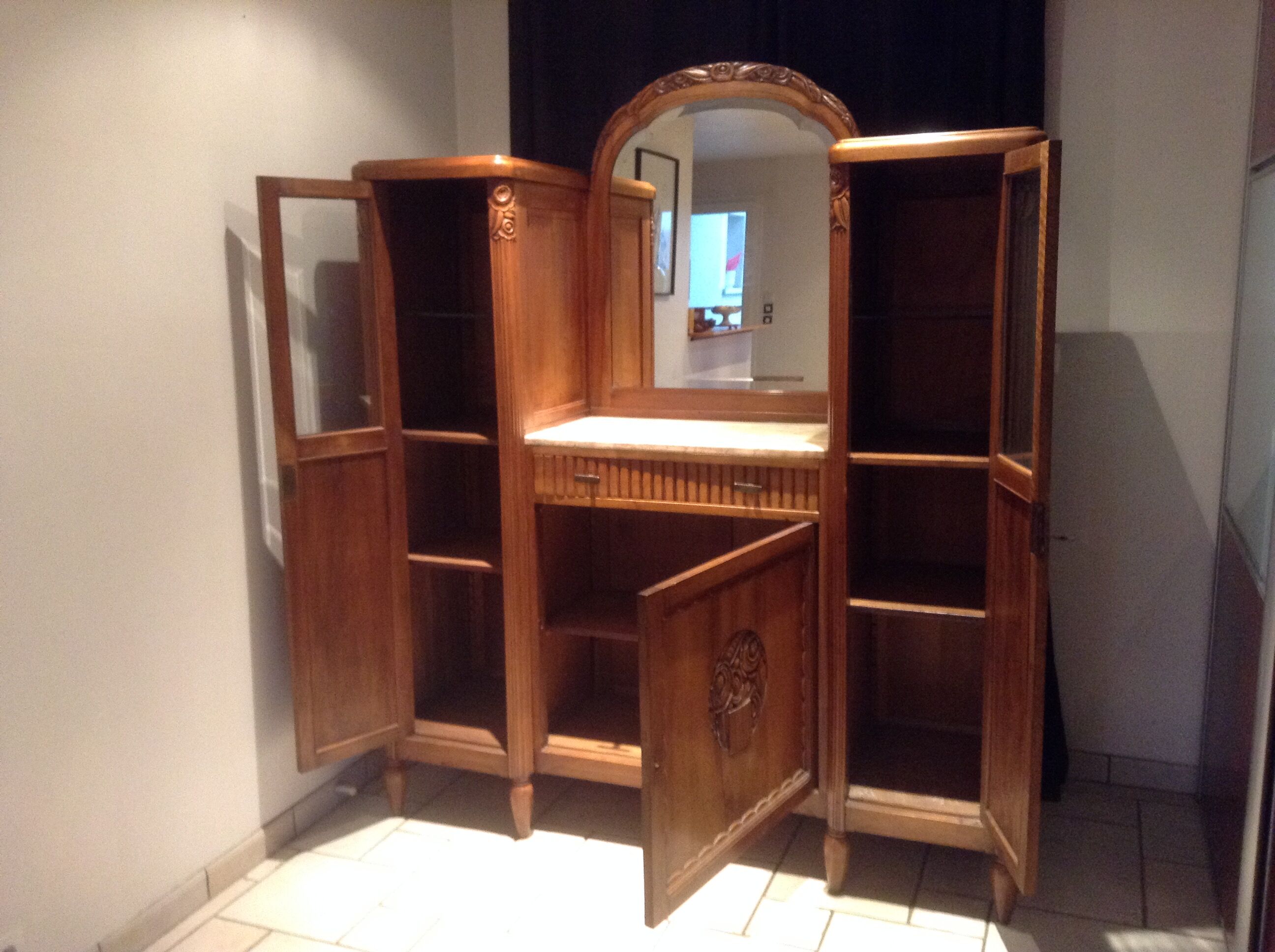 Art deco dressing table