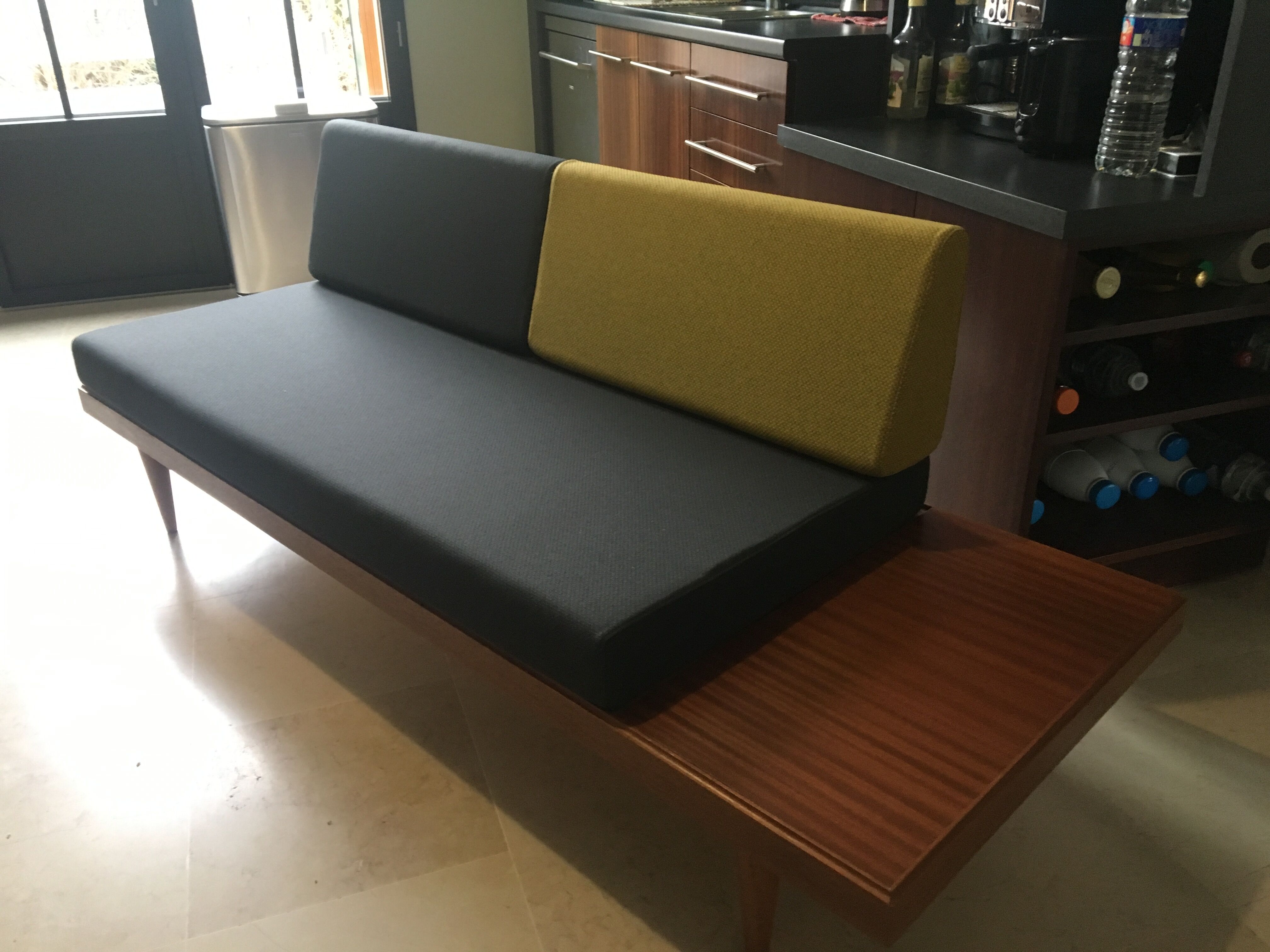 Scandinavian-designed Daybed Bench Sofa (new)