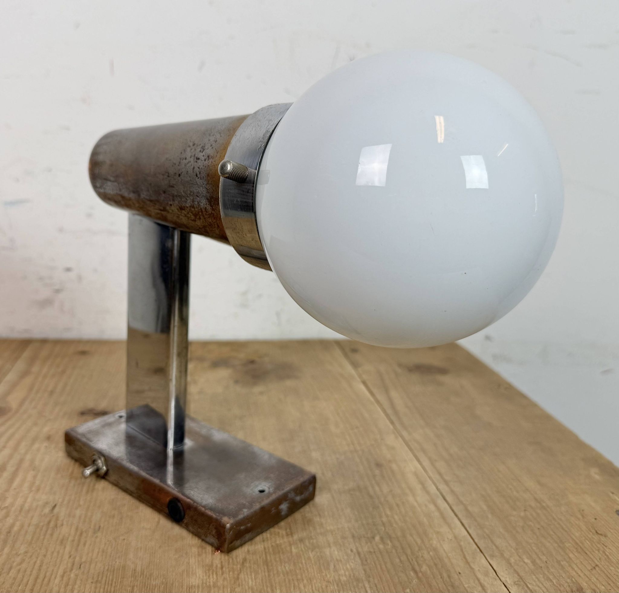 Vintage Art Deco Wall Light with Opal Glass, 1930s