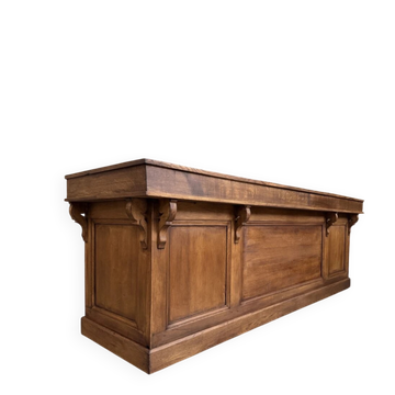 Oak counter from the early 20th century.