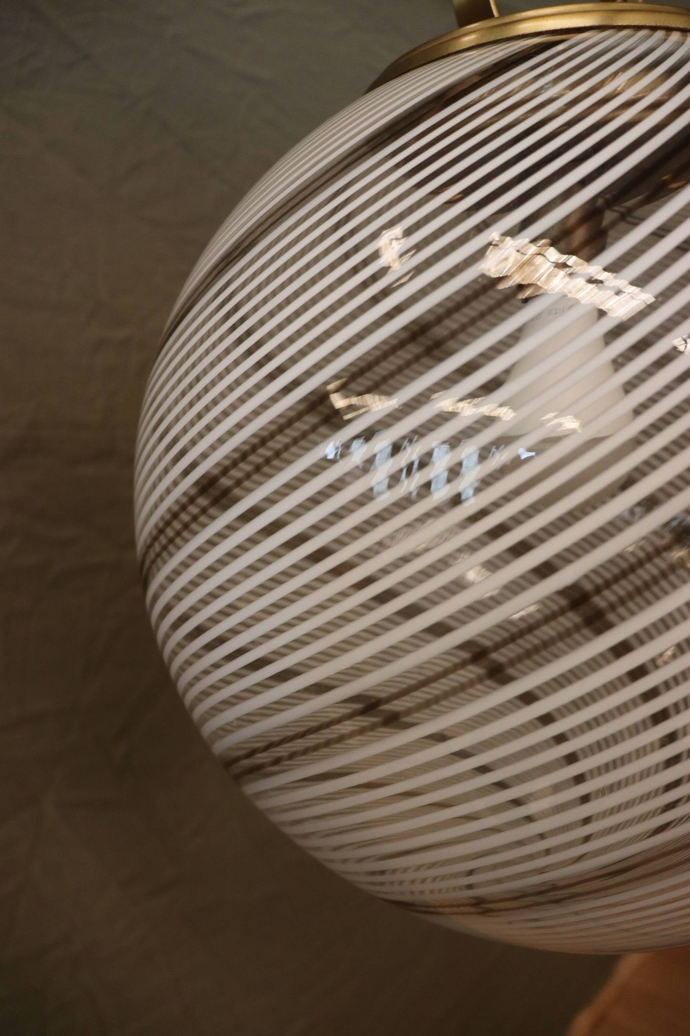 Lustre boule en verre Murano époque 70's