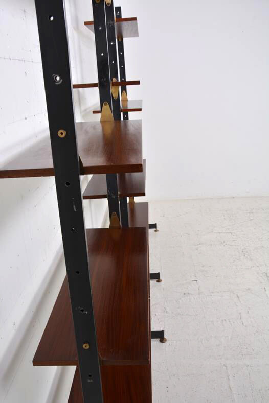 Italian freestanding shelf dating from the 60s