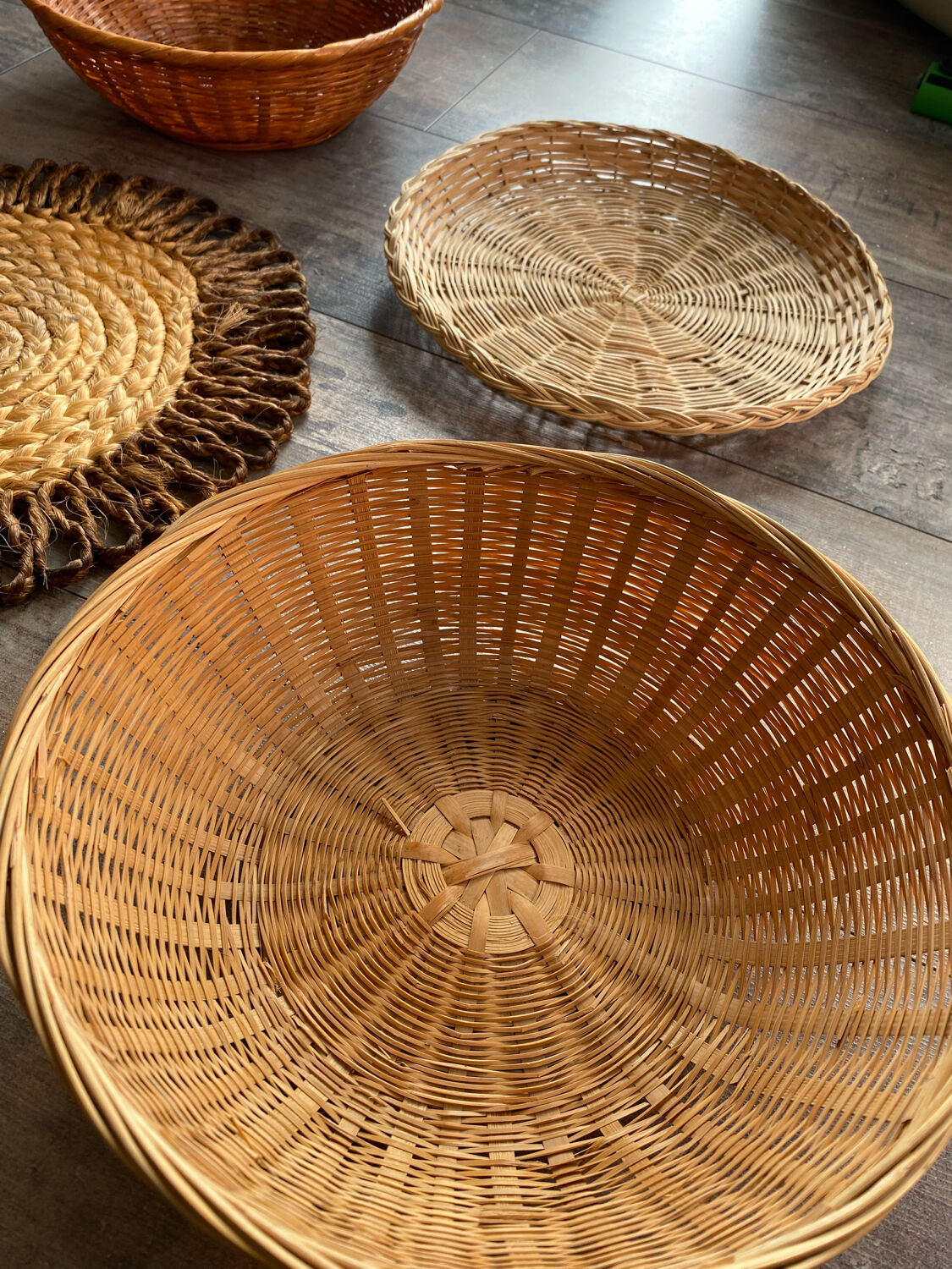 Wall composition of baskets