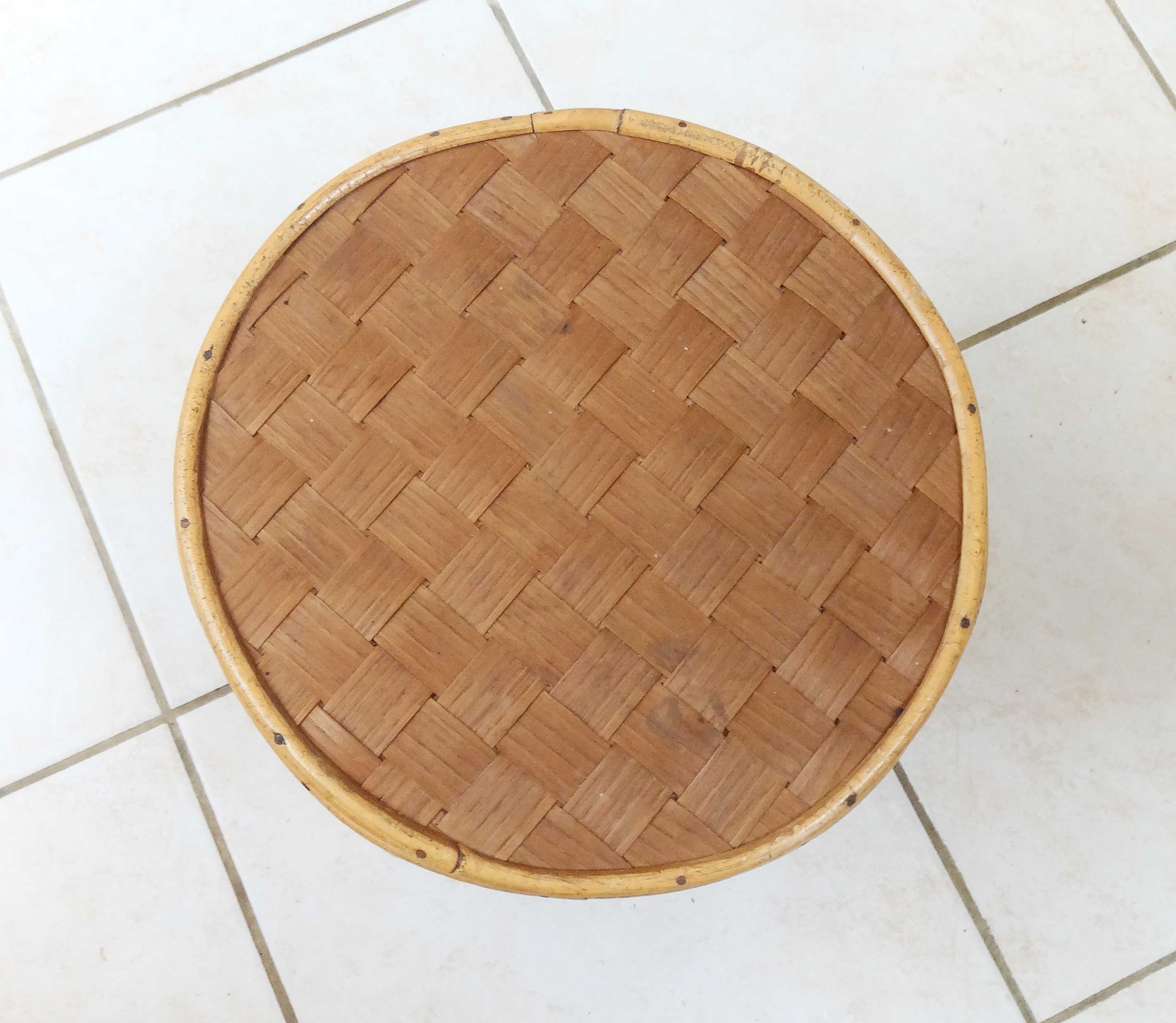 Plant holder or stool child tripod in rattan and bamboo