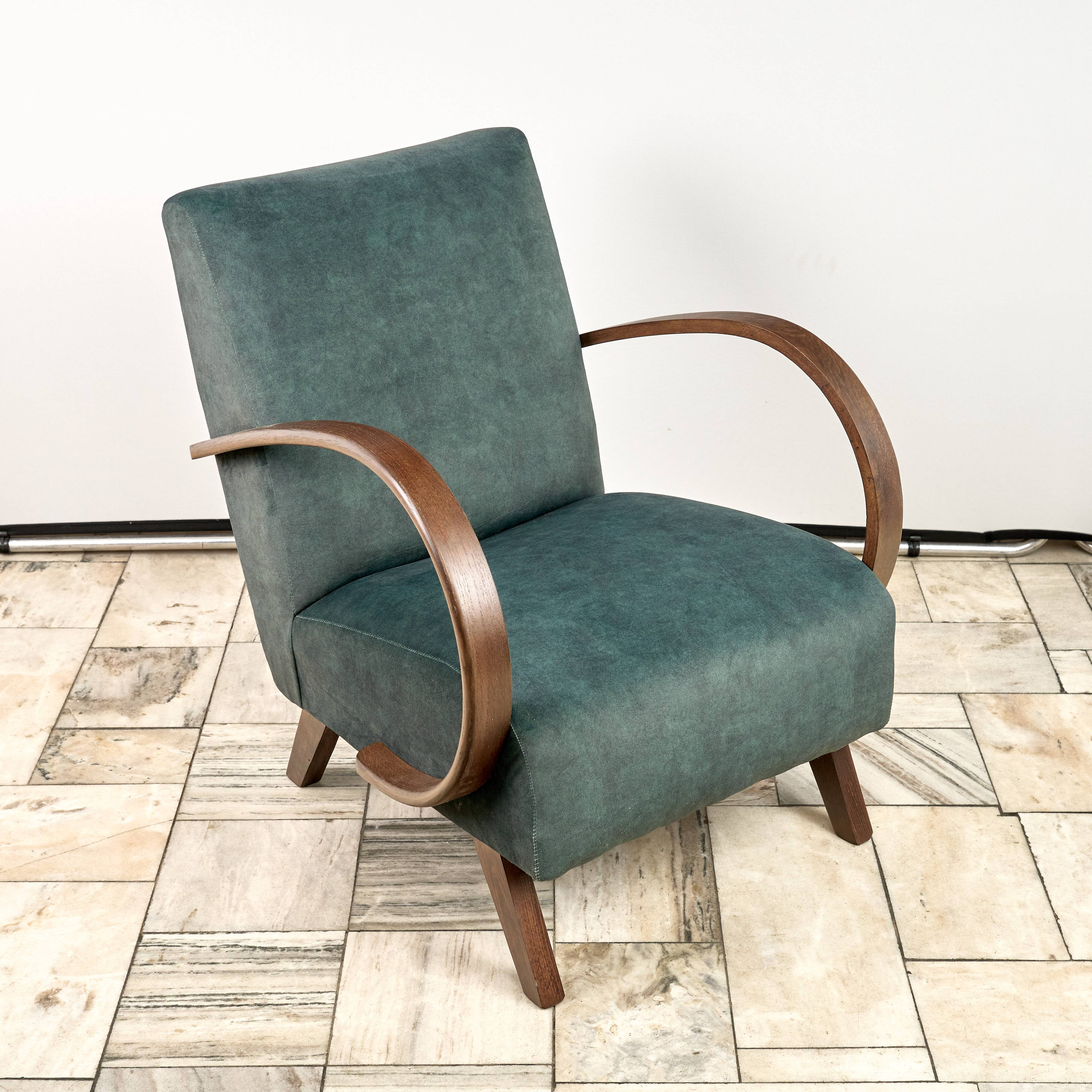 H 410 type C Armchair designed by Jindrich Halabala, 1940s, Czechoslovakia