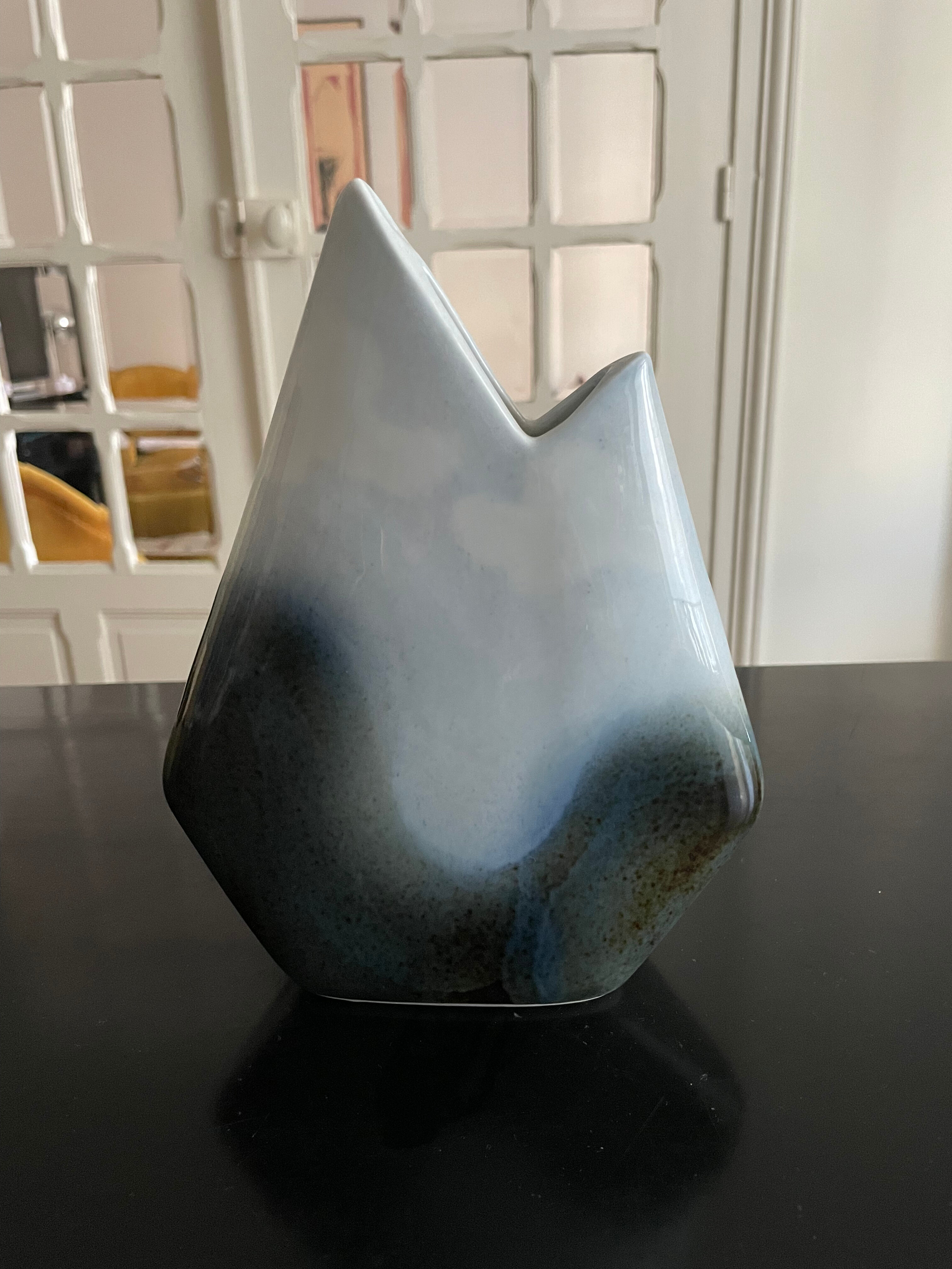 Yves Mohy vase in Virebent porcelain