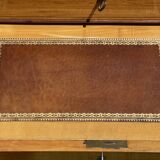 Table à ouvrages en loupe de frêne époque Charles X