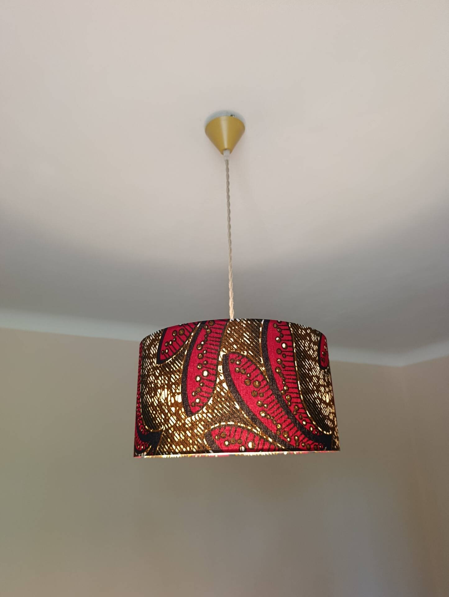 Lampshade / fabric suspension with ethnic printed wax