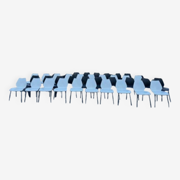 Suite de 40 chaises Maui Kartell by Vico Magistretti