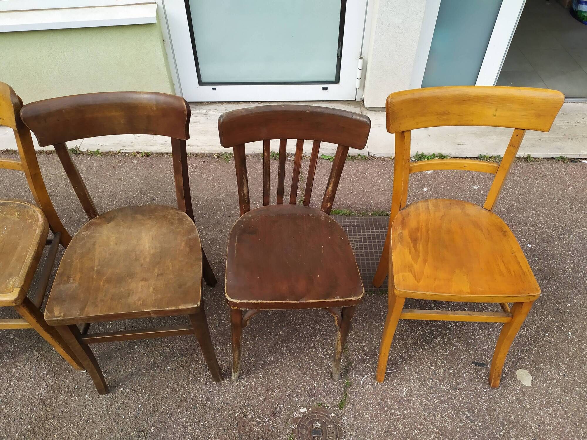 Set of 10 wooden bar bistro chairs - old - vintage