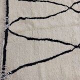 Traditional handmade Berber rug, size 150 x 250 cm