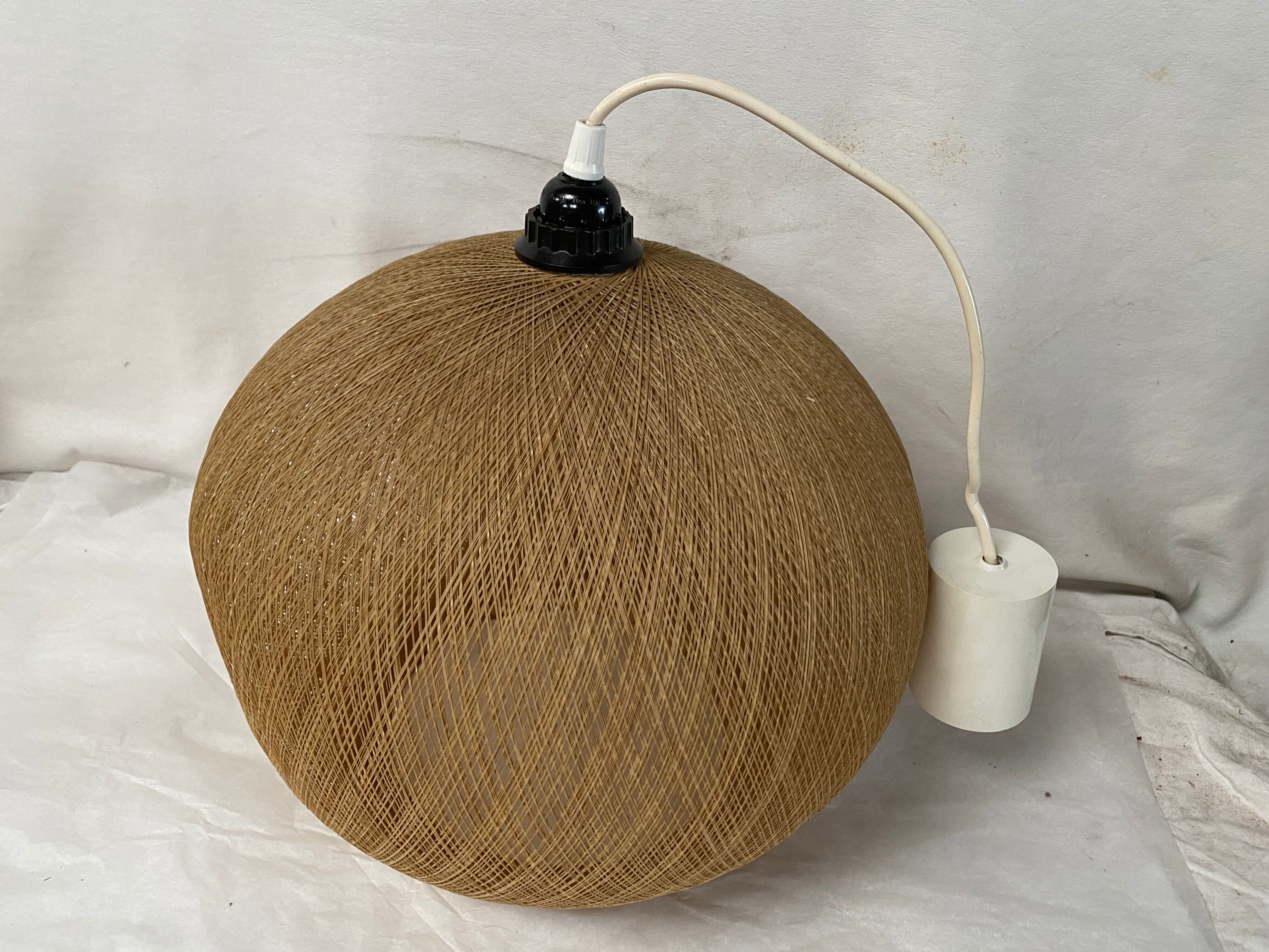 Suspension vintage en fil de nylon