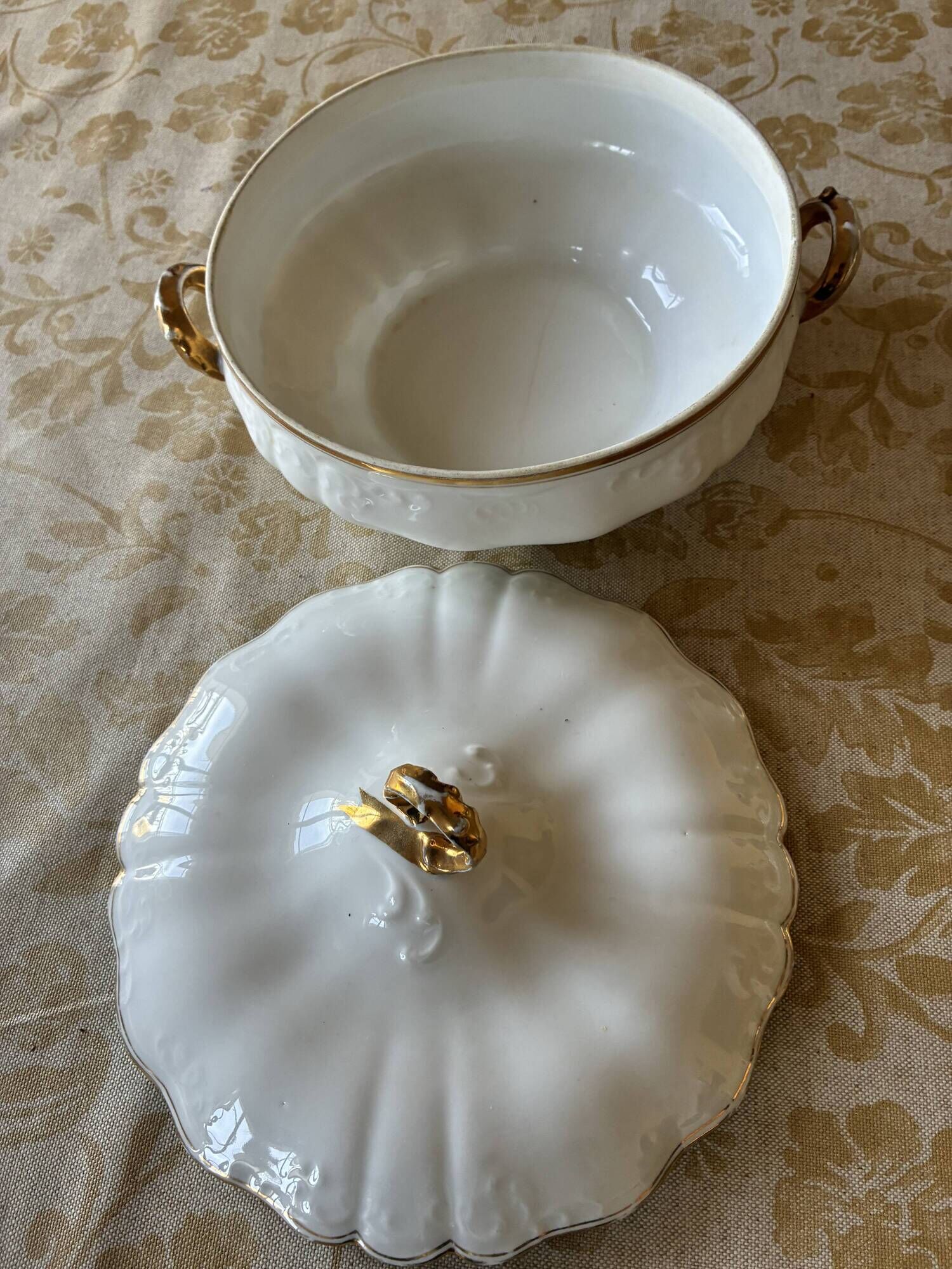 Service ancien de table en porcelaine de Limoges