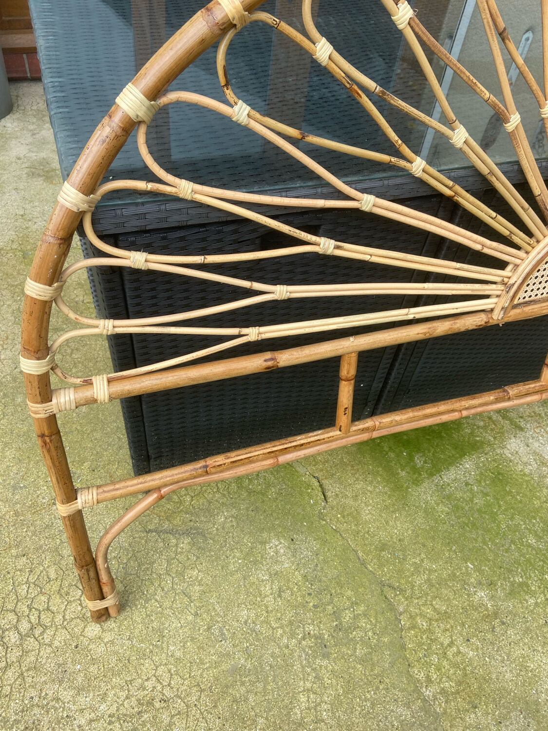 headboard in wicker and rattan