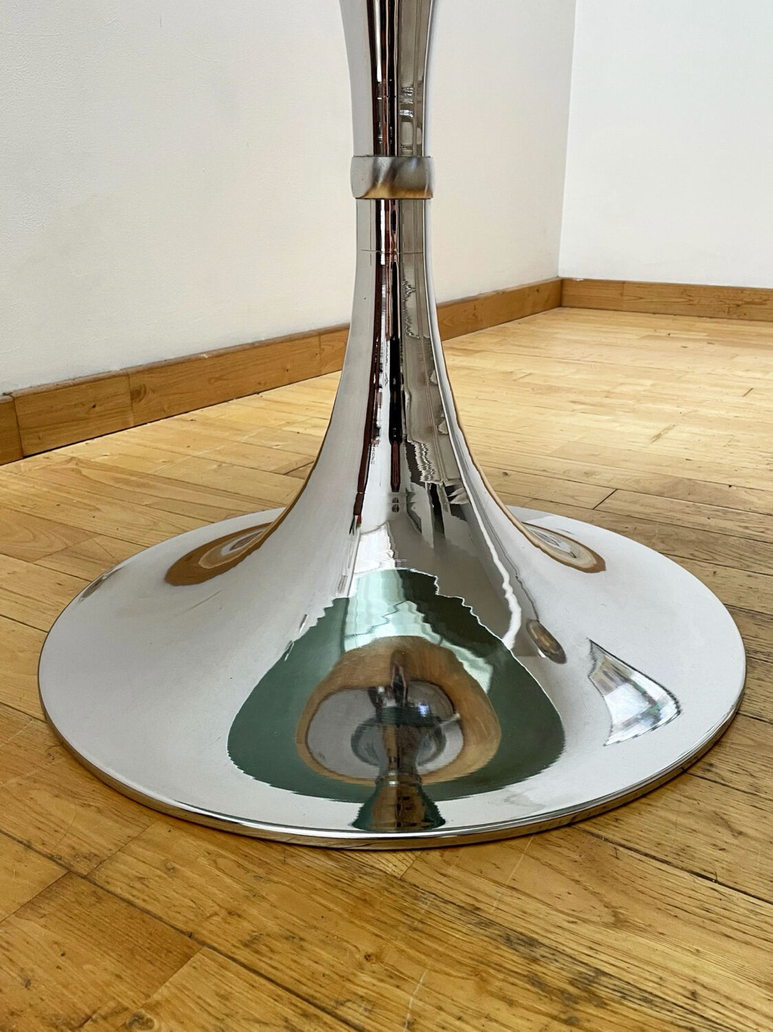 Vintage tulip table by Gastone Rinaldi