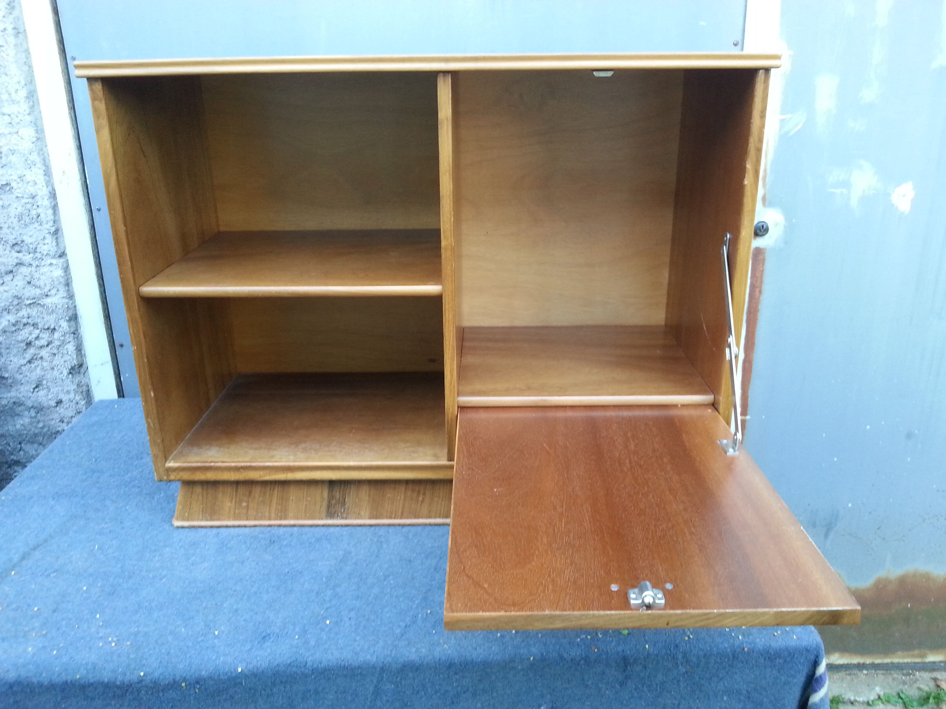 Walnut art deco bar furniture