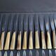 Coffret de 12 grands et 12 petits couteaux manche corne – Art déco