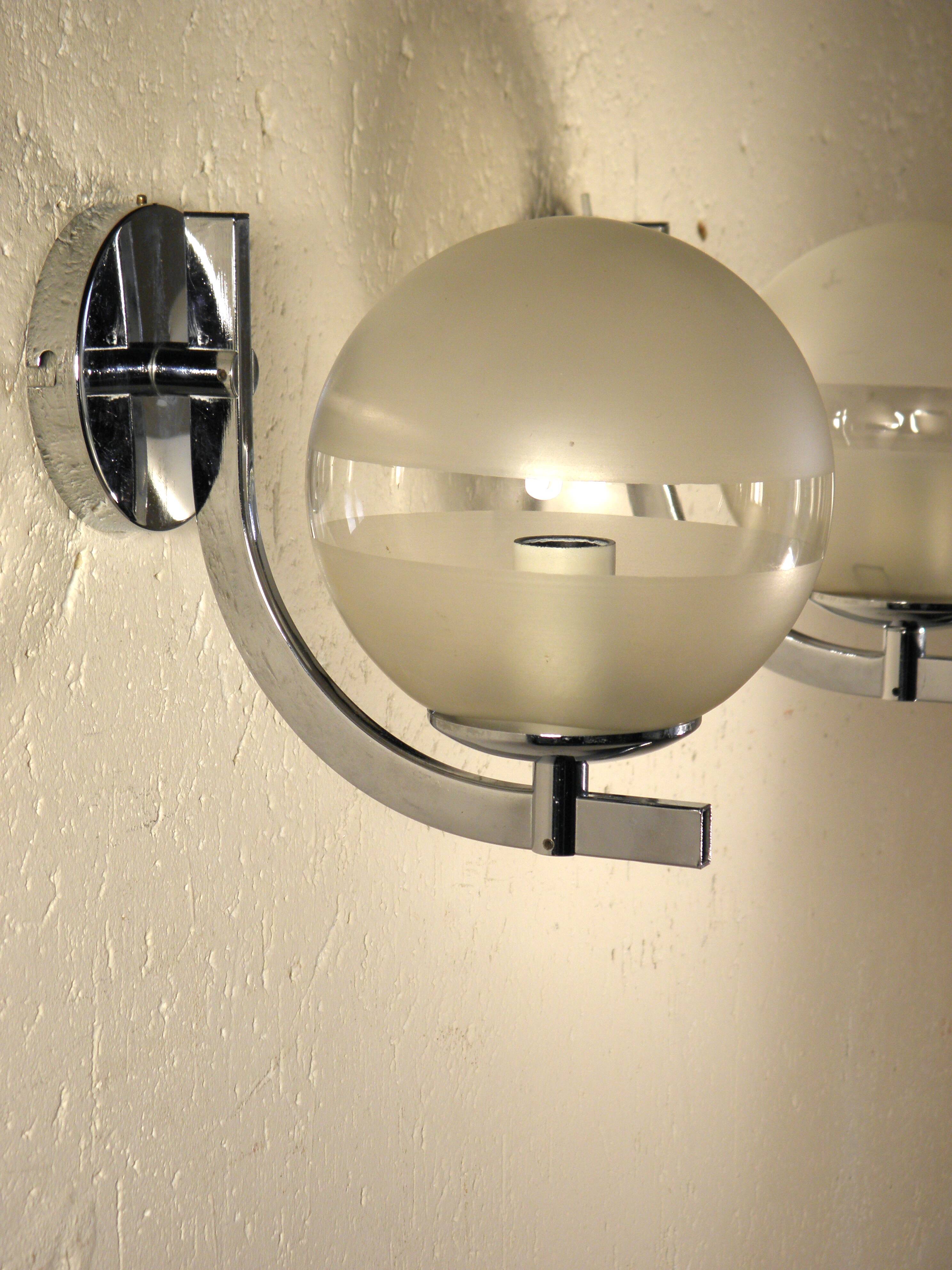Paire d'appliques verre et chrome 1970