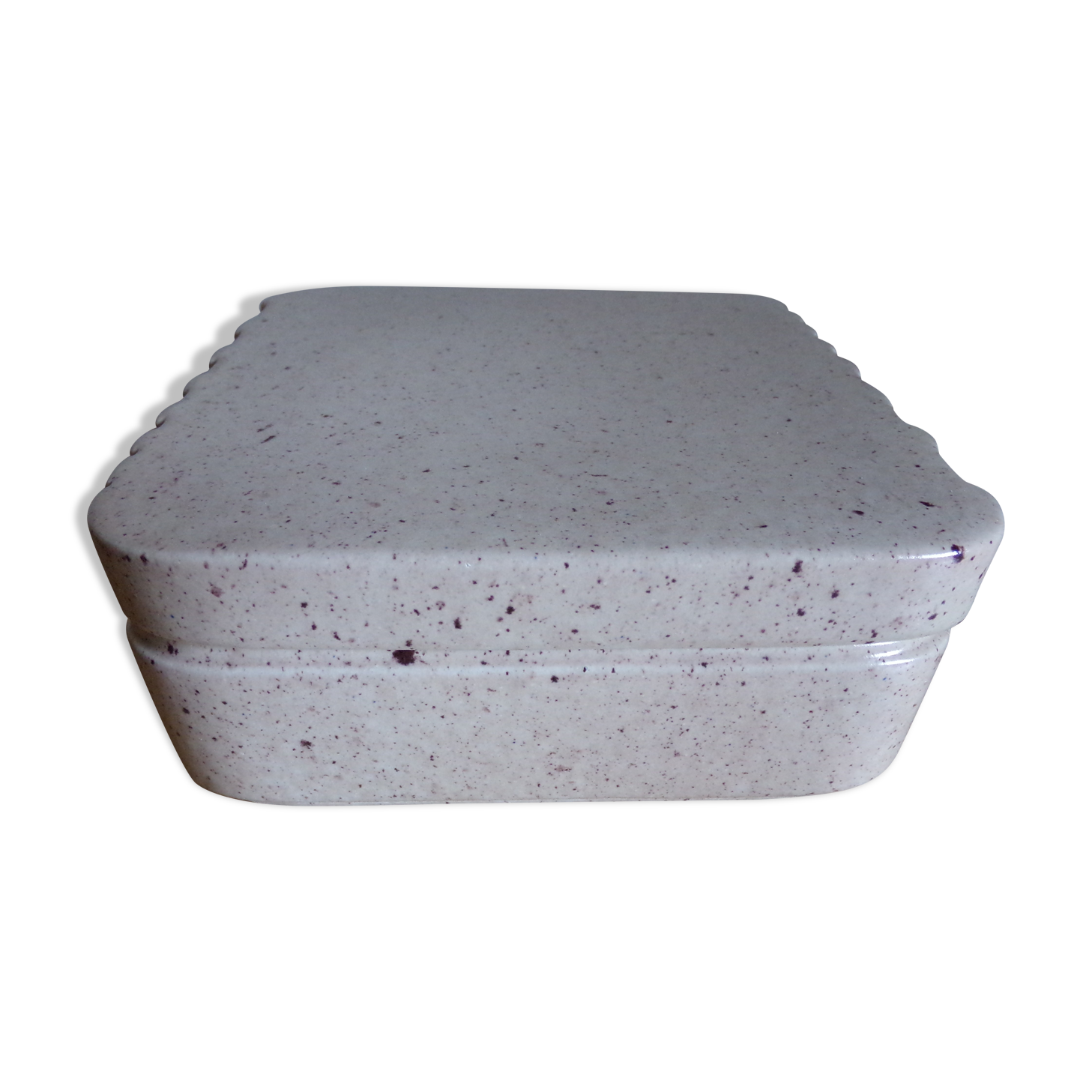 Square-shaped enamelled sandstone box