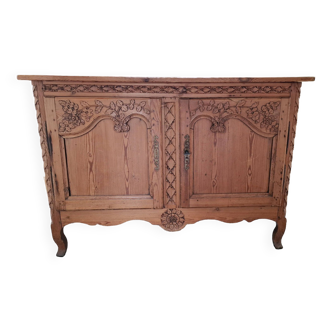 Sideboard carved in natural wood