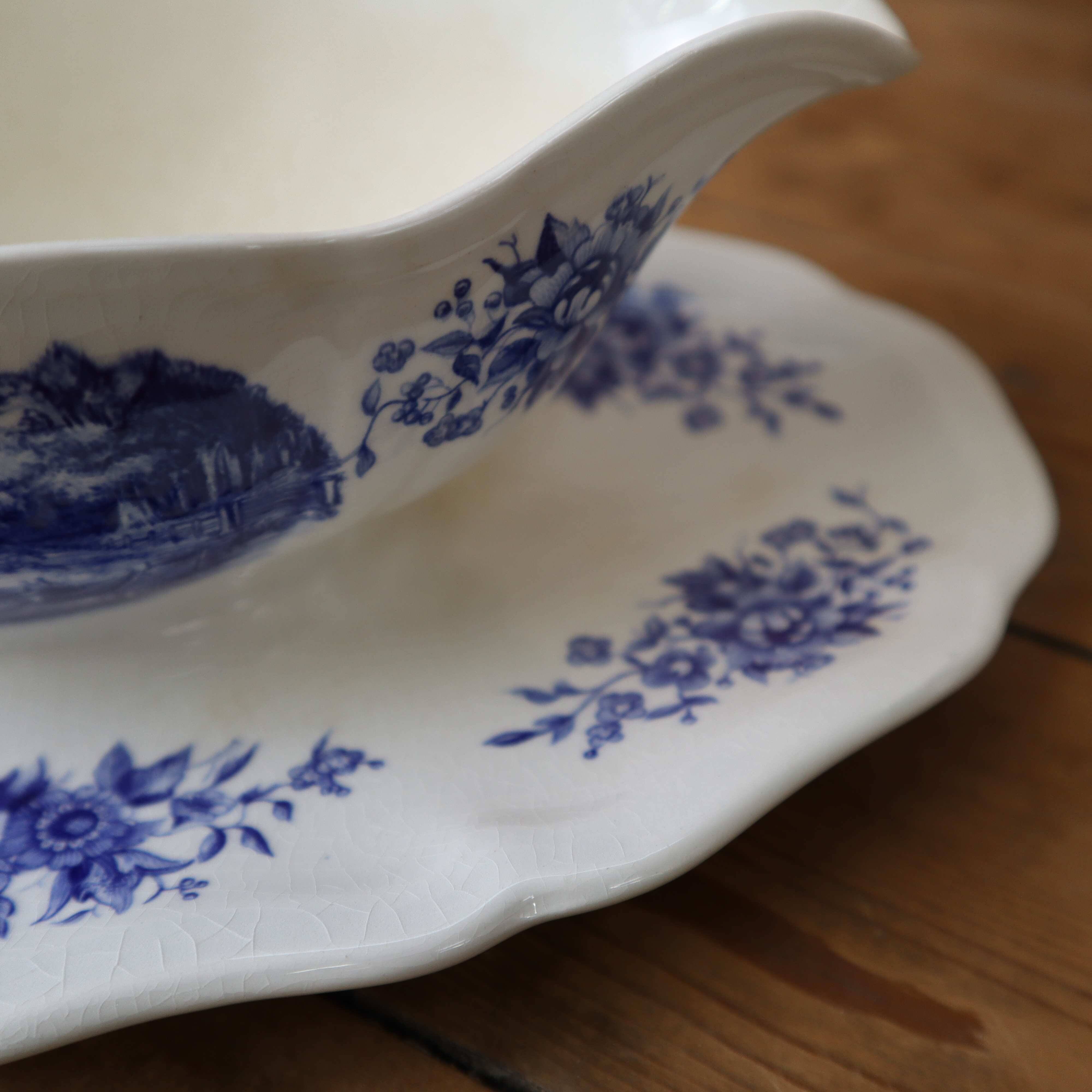 Old Sarreguemines earthenware sauce boat, Romantic model