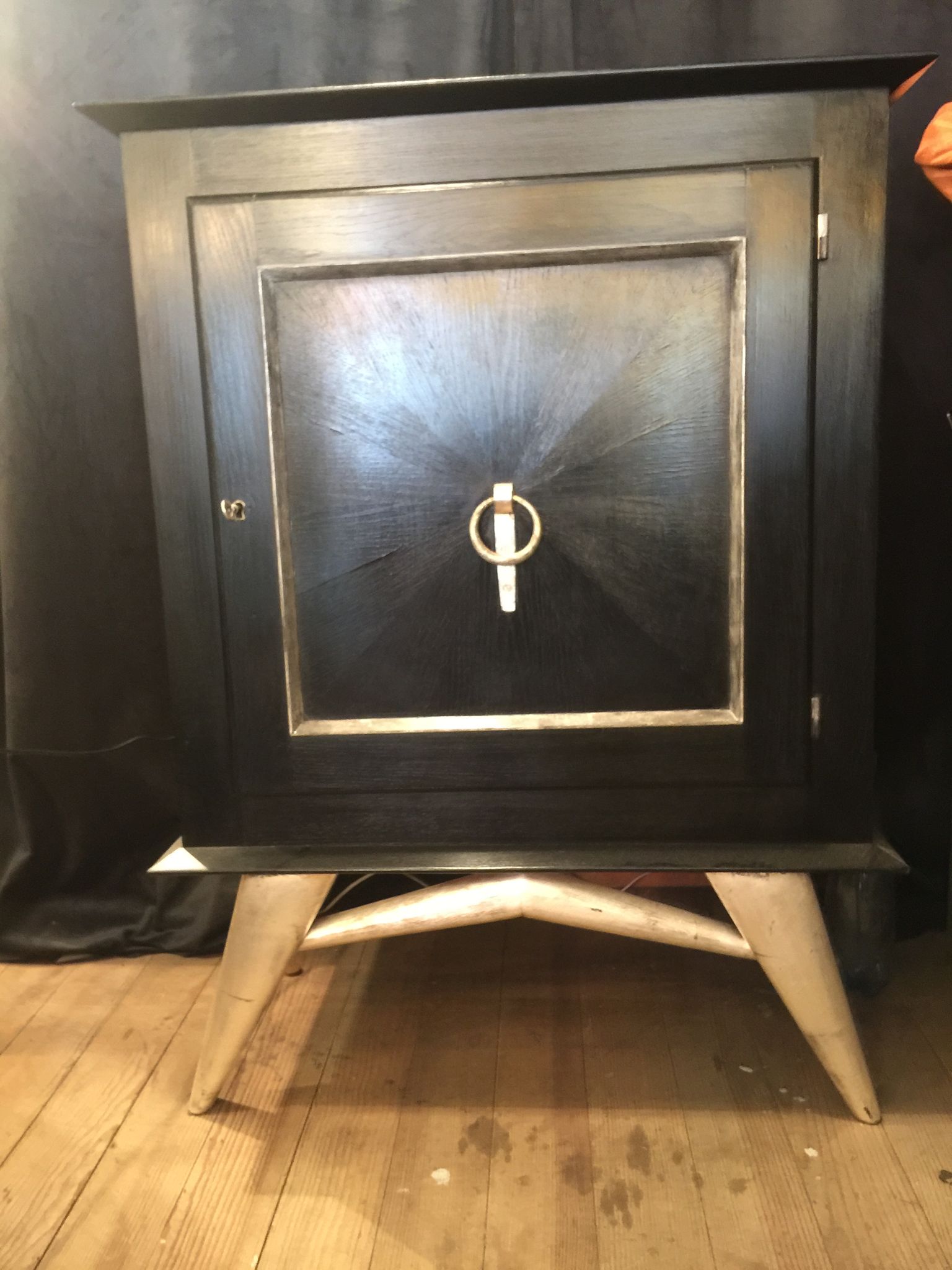 Meuble à hauteur d'appui des années 1940