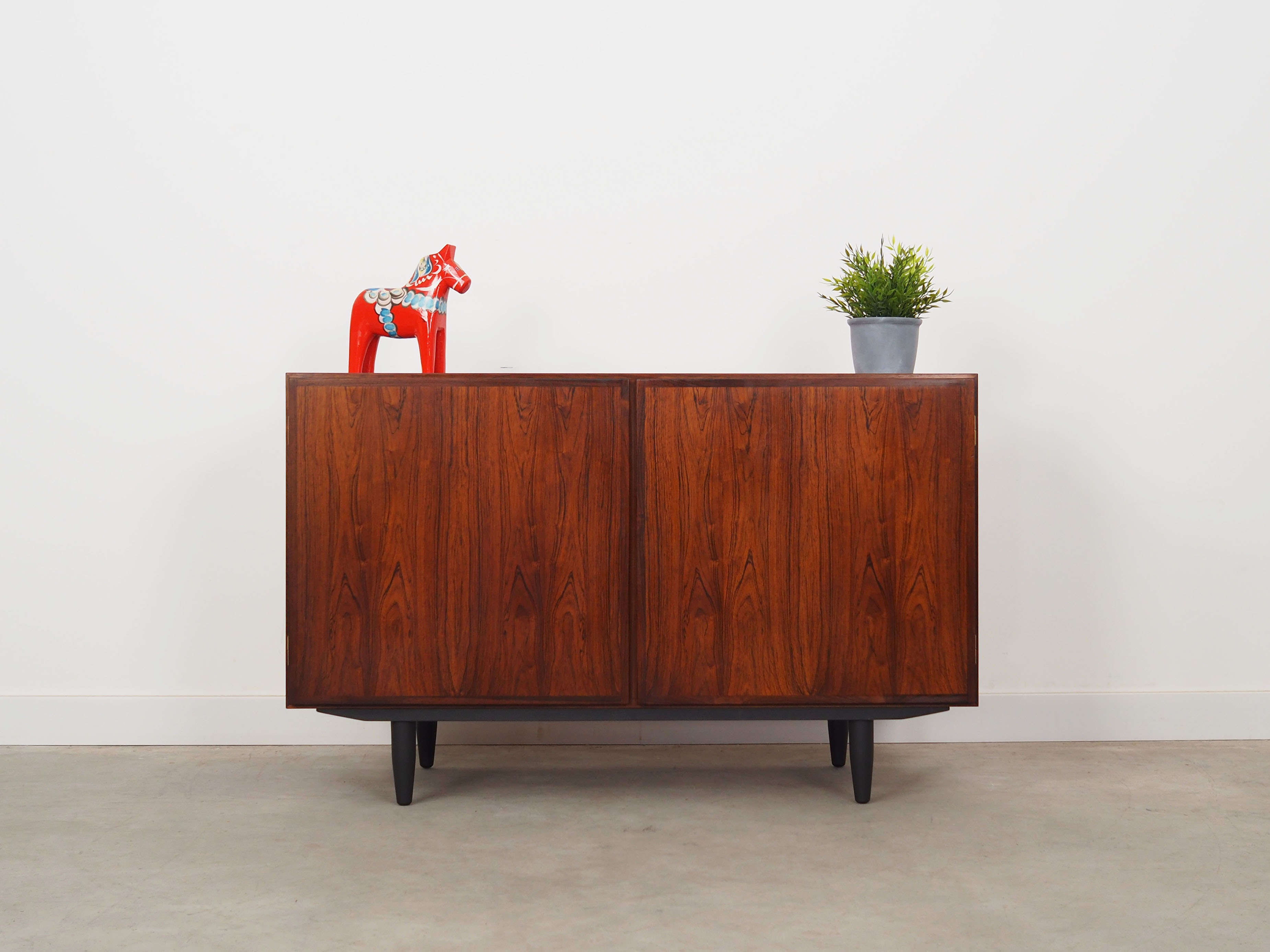 Rosewood cabinet, Danish design, 1970s, manufactured by Omann Jun