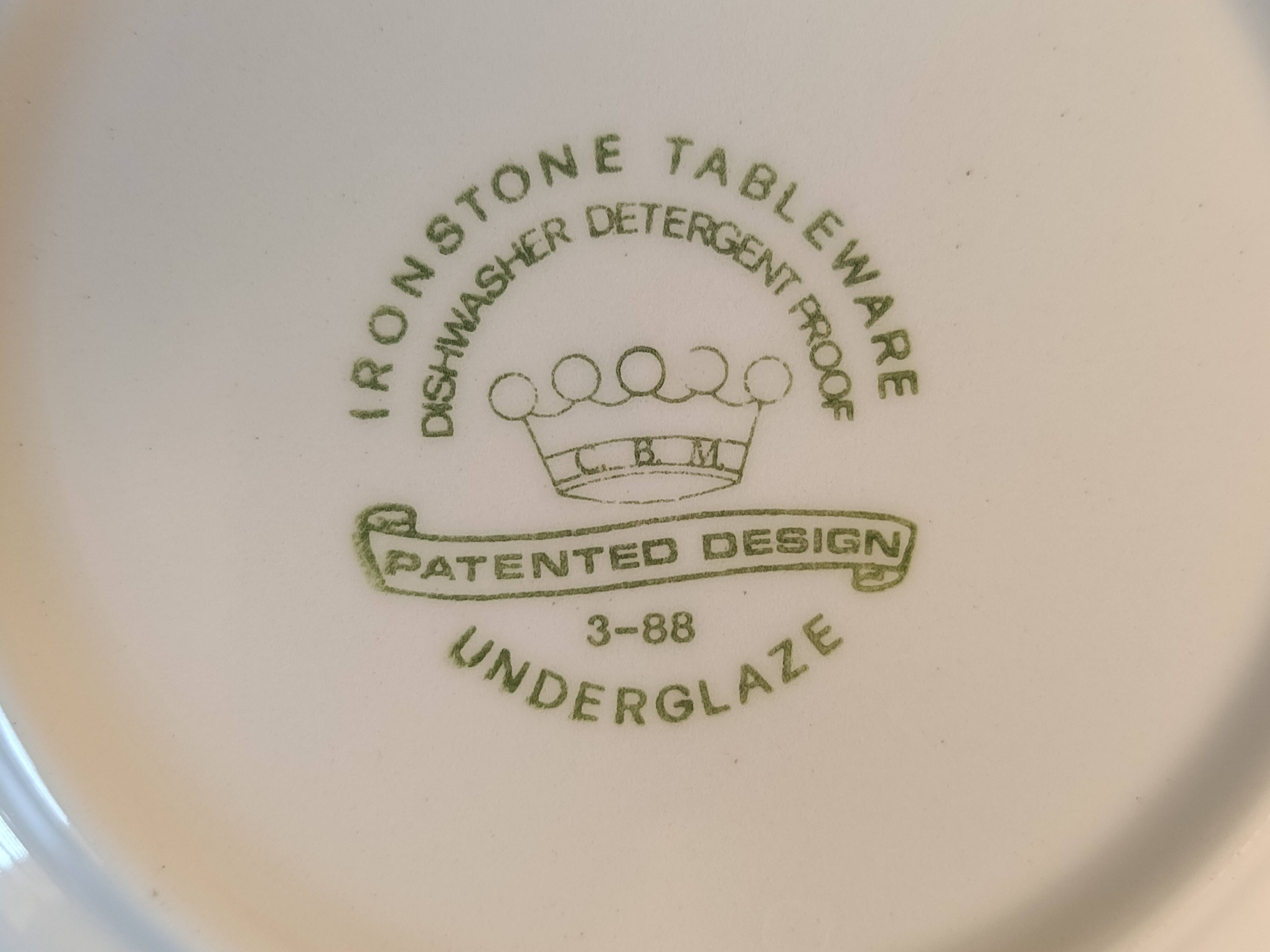 7 assiettes creuses CBM, décor champêtre floral et papillon, 1988