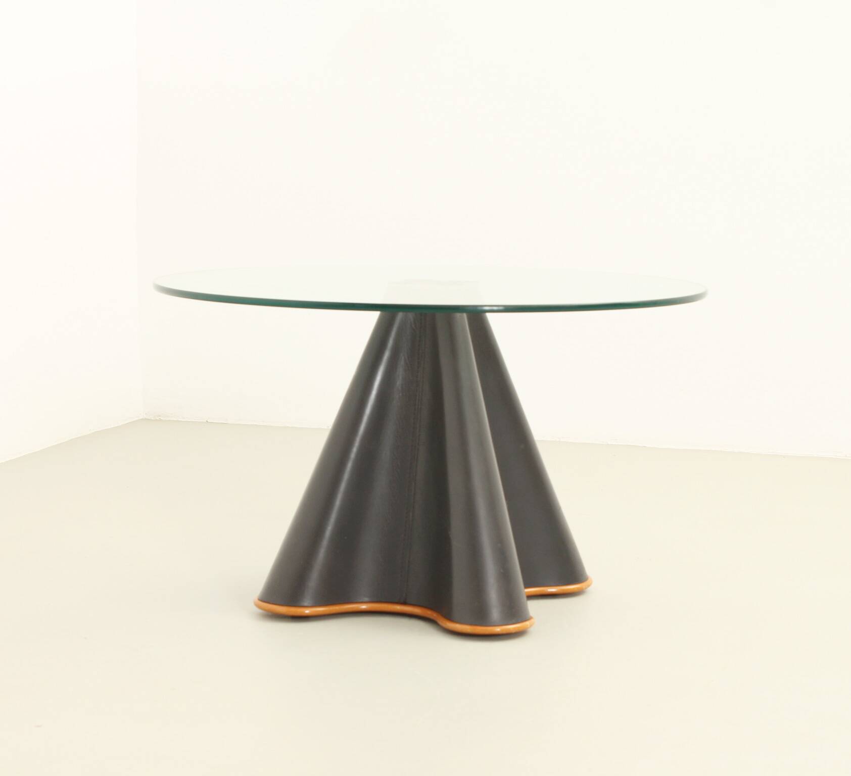 Trébol side table by Oscar Tusquets for Casas, Spain, 1993