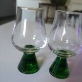 Verres avec pieds en ouraline