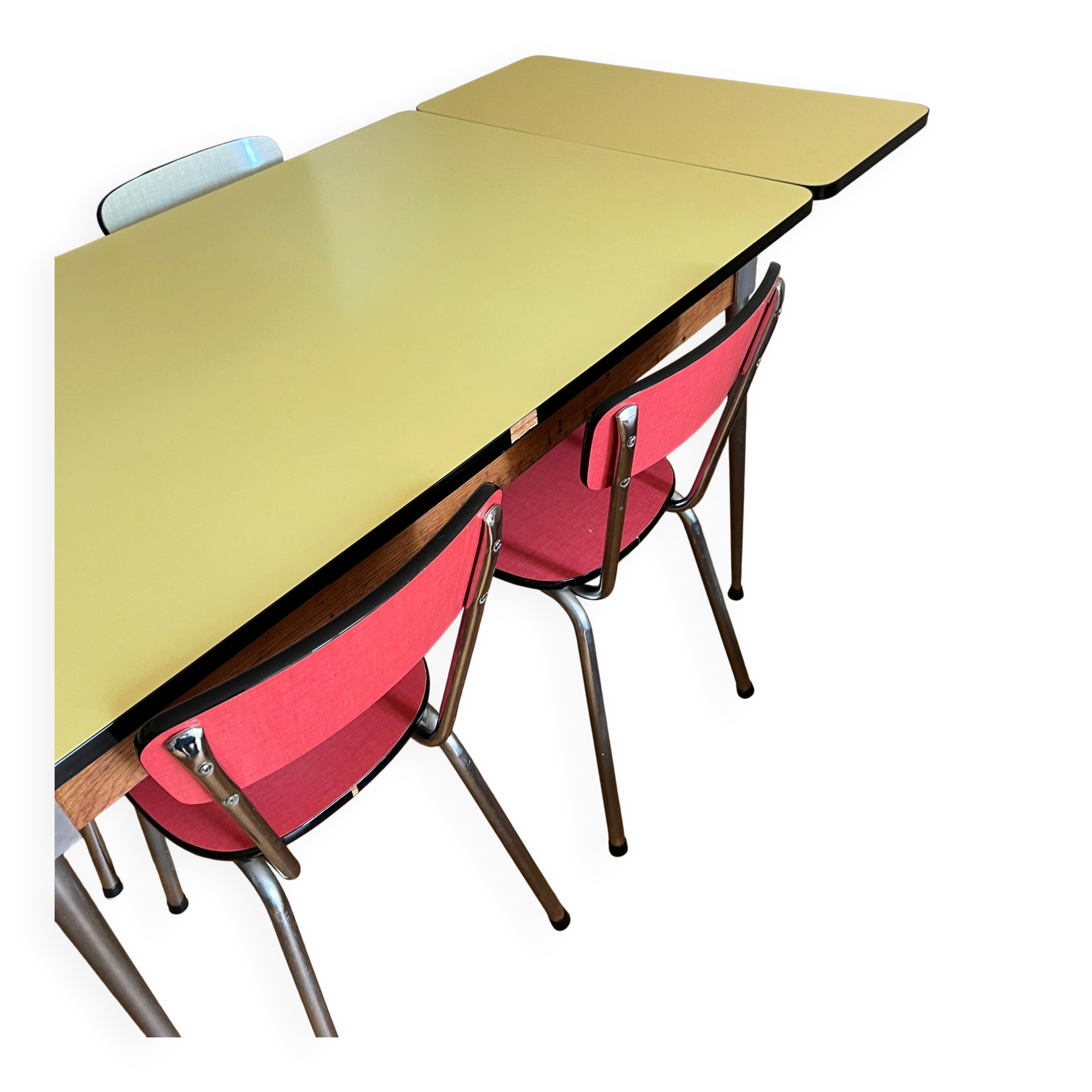 Table en Formica avec 4 chaises