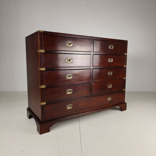 Commode anglaise en bois avec quincaillerie en laiton – 20e siècle