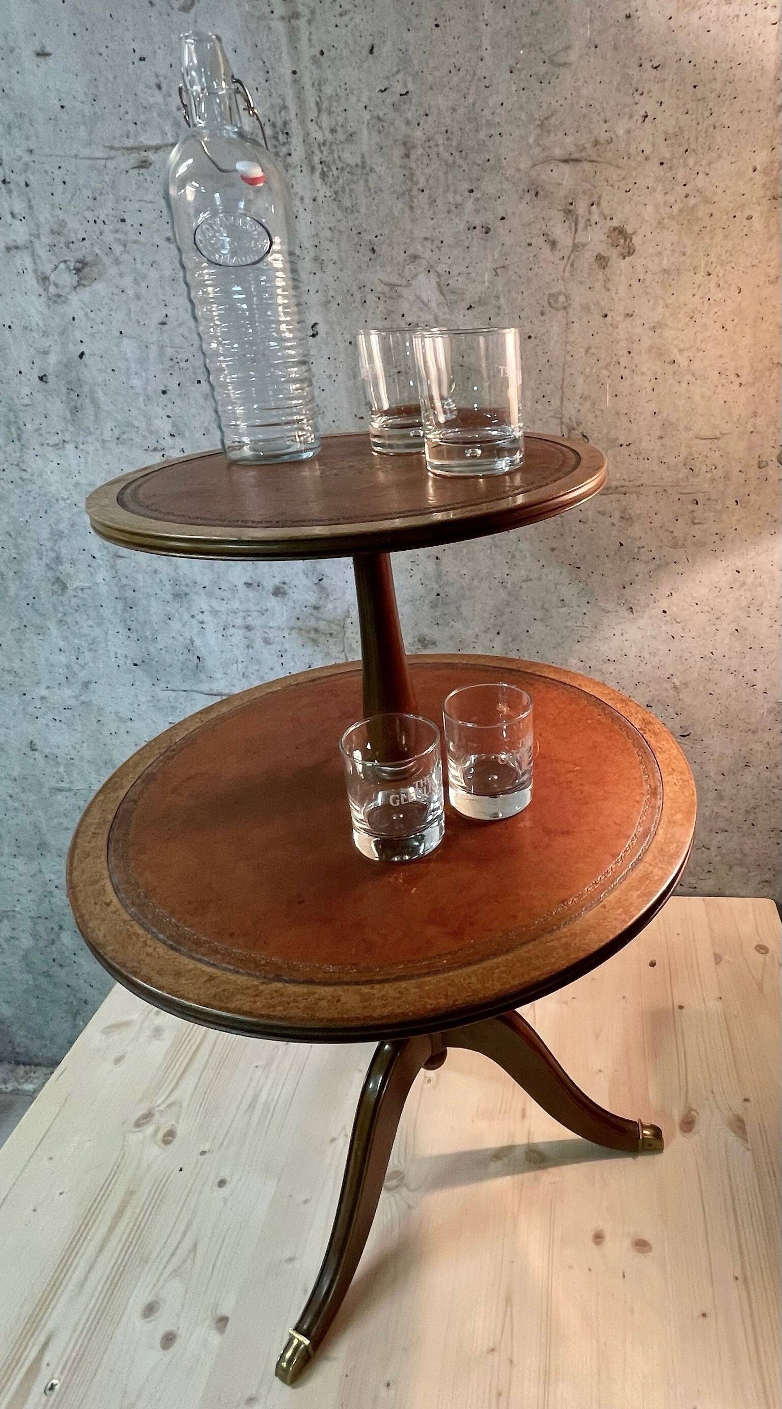 silent servant leather and mahogany