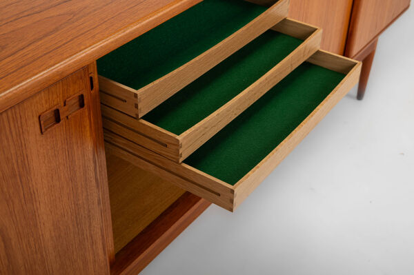 Buffet conçu par Christian Linneberg, Danemark, années 1960