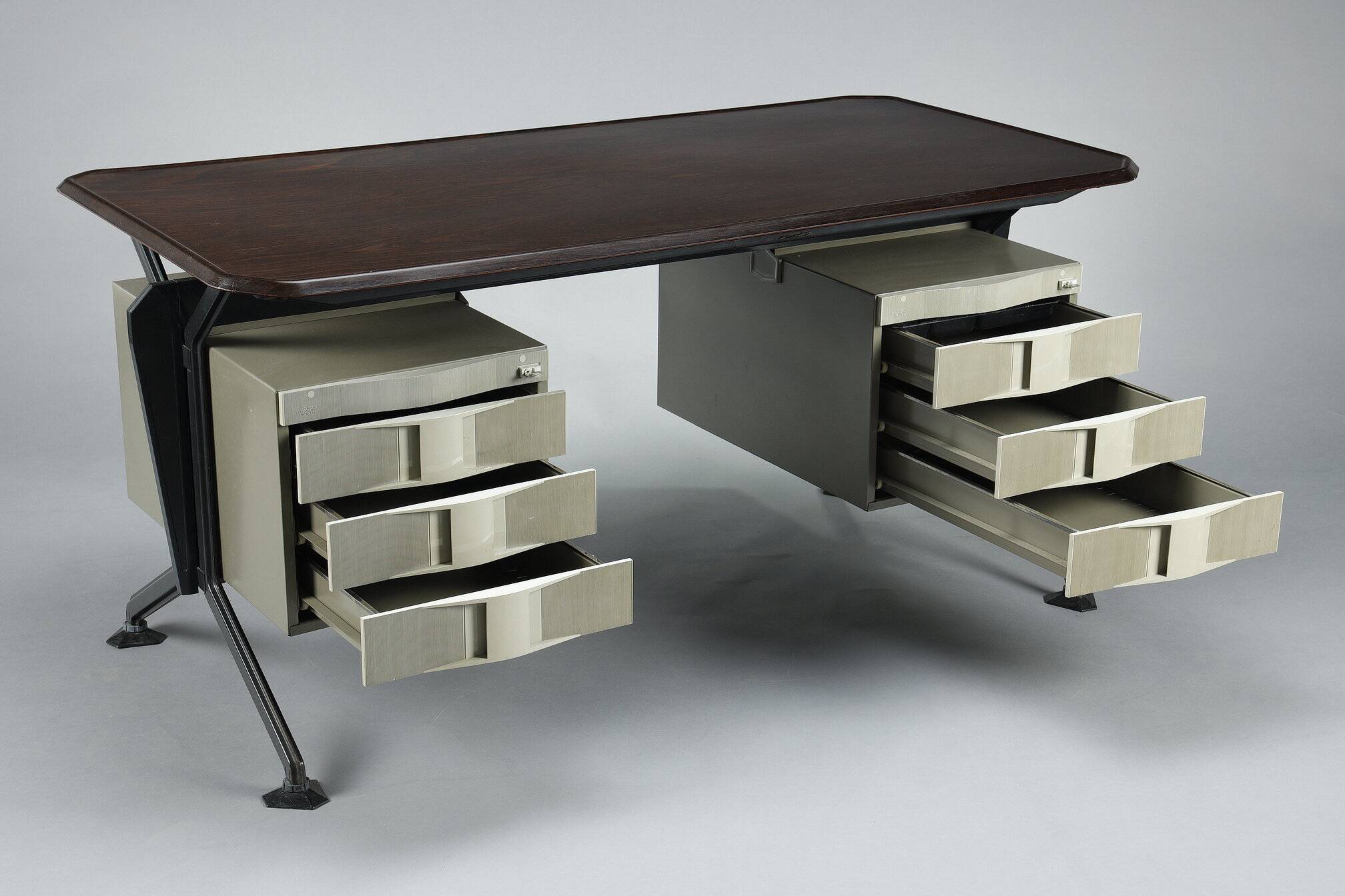 Large "ARCO" desk for Olivetti by BBPR