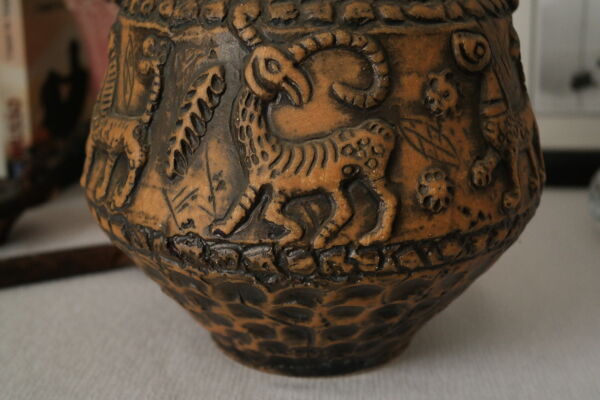 Vase cruche vintage jasba bas reliefs animaux fantastiques