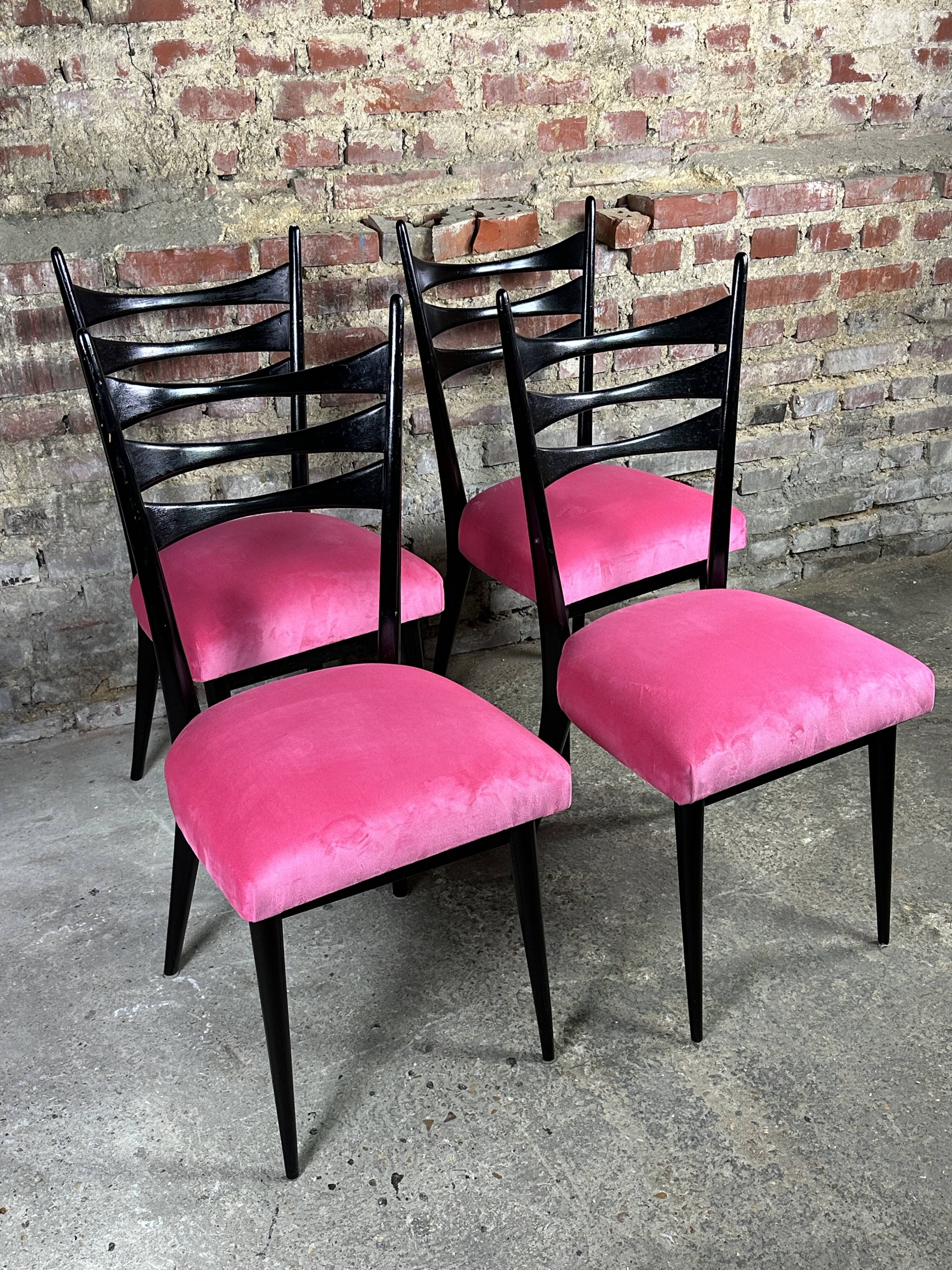 Vintage chairs 60'S Italy in wood and velvet
