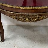 Vitrine Galbée de style Napoléon III en Acajou et Placage XX siècle