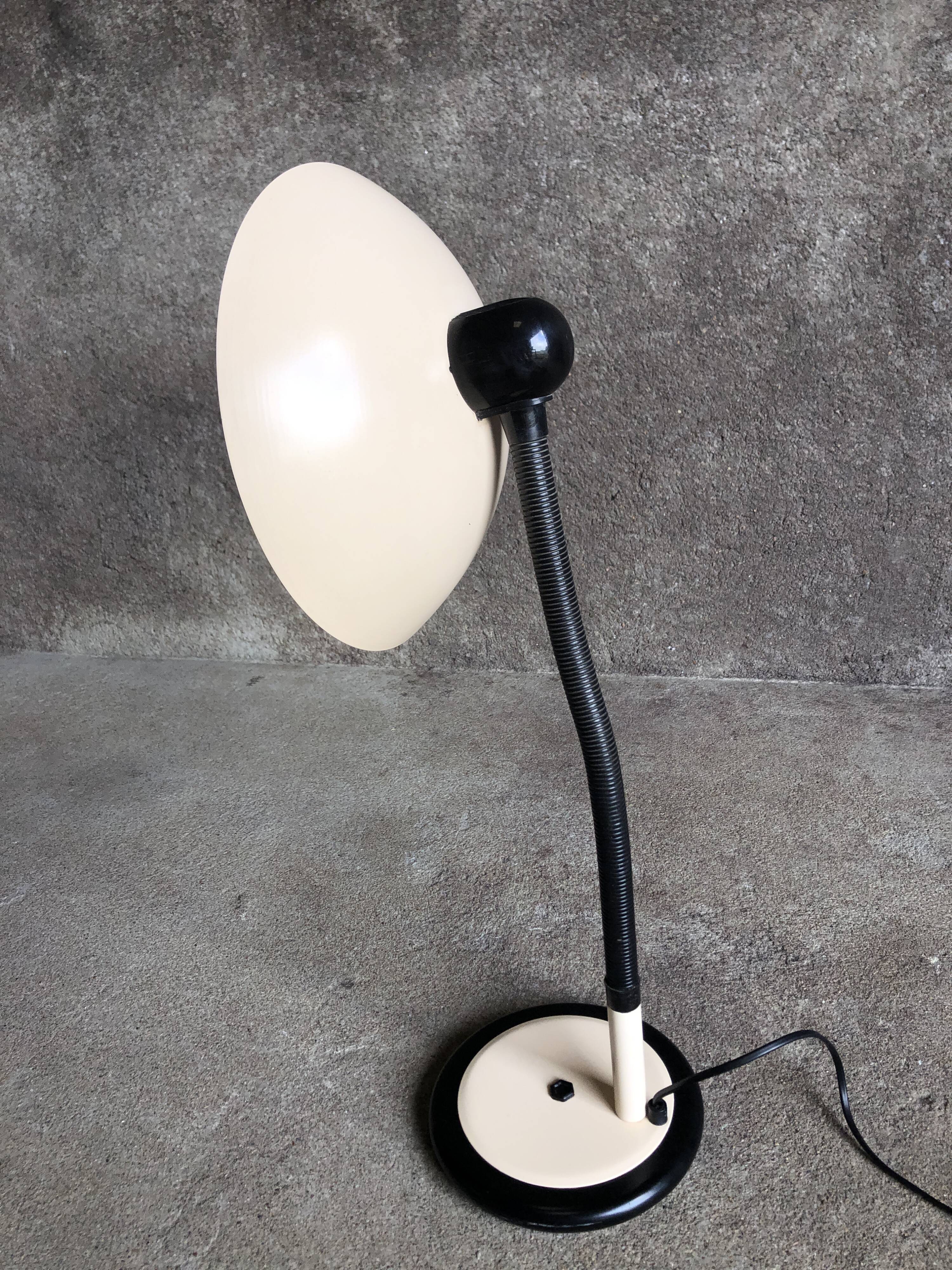 Vintage adjustable lamp in beige metal and black plastic, 70s/80s