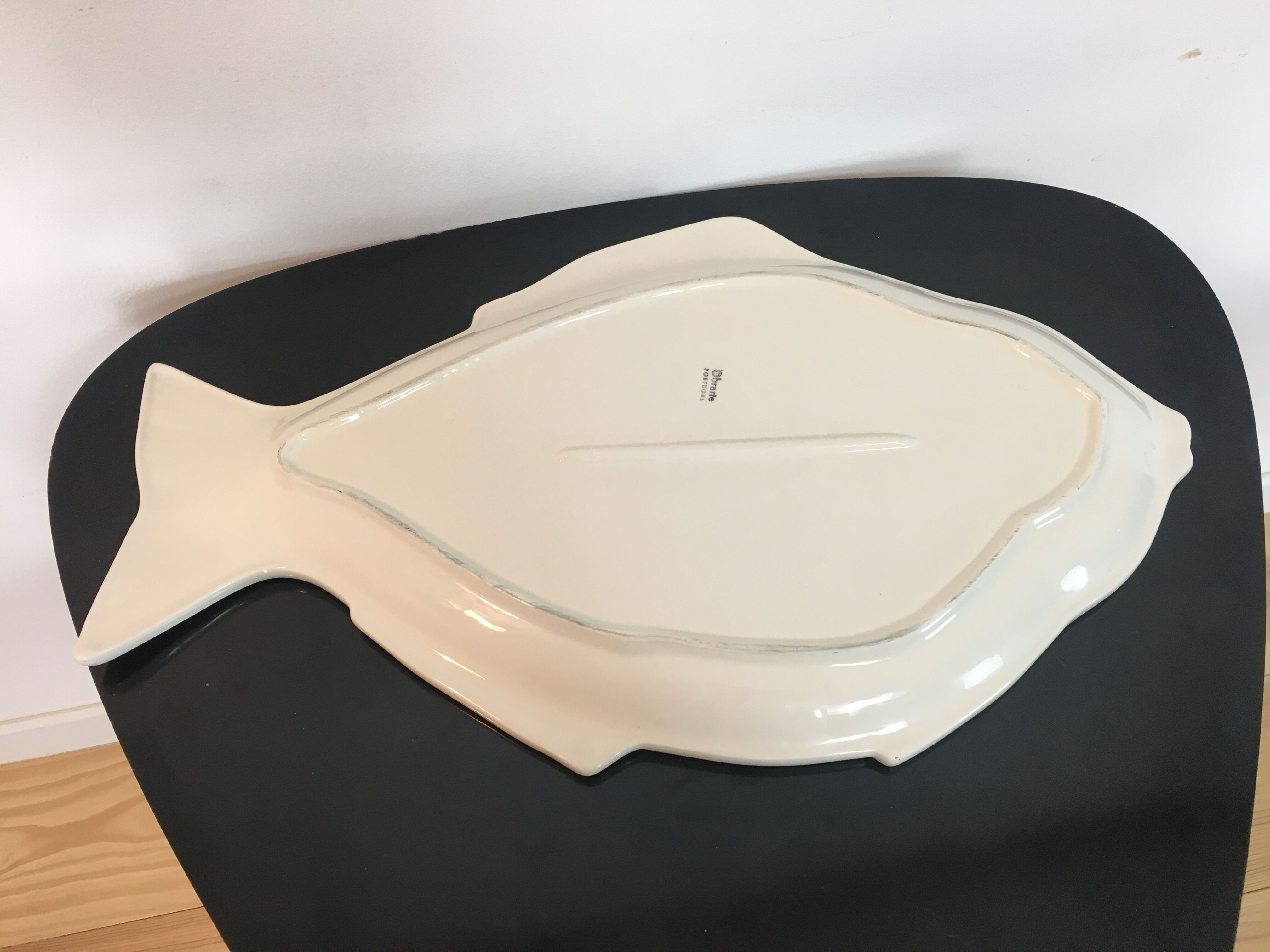 Multicolored ceramic fish zoomorphic dish