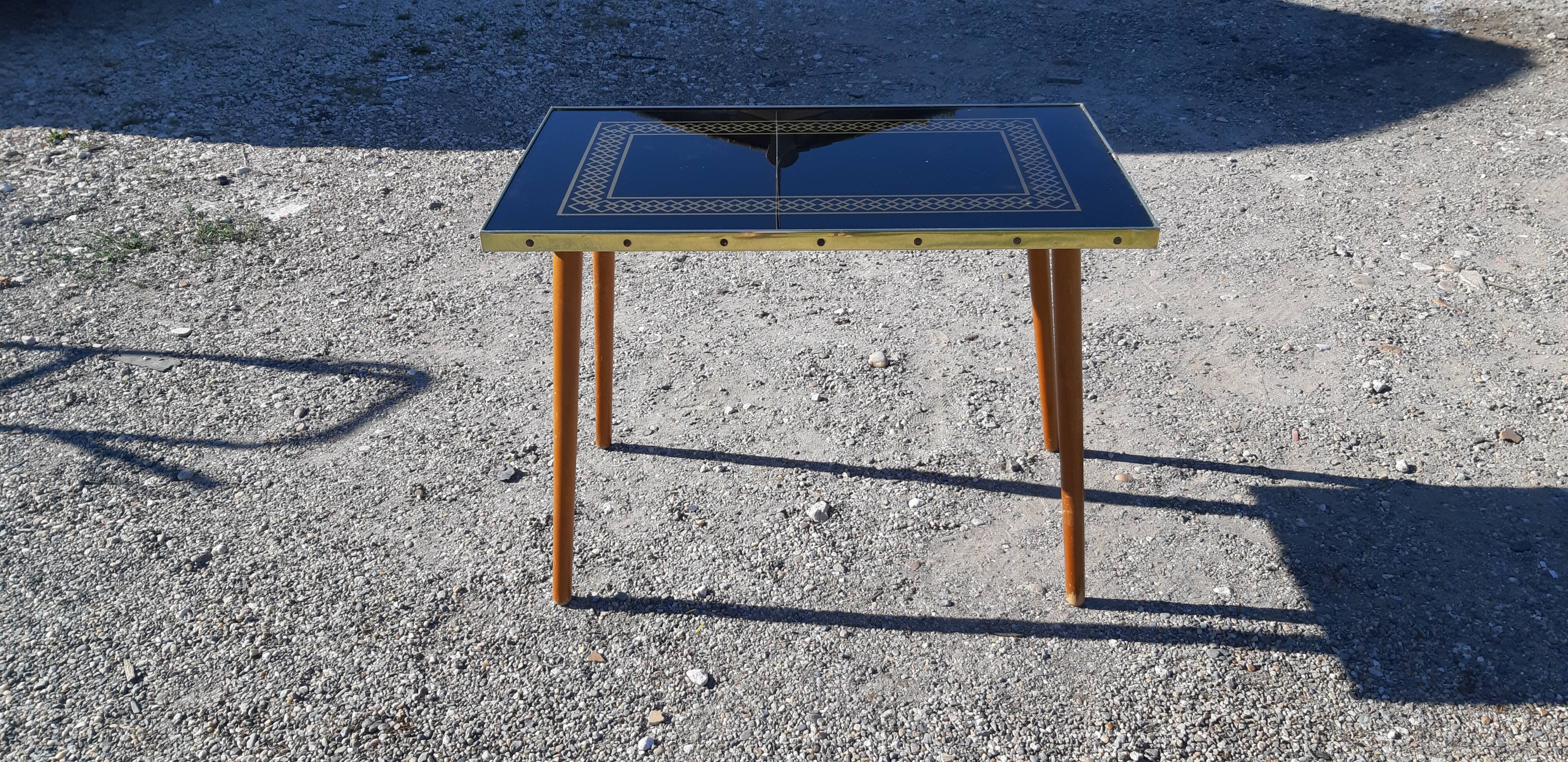 Table vintage des années 1978