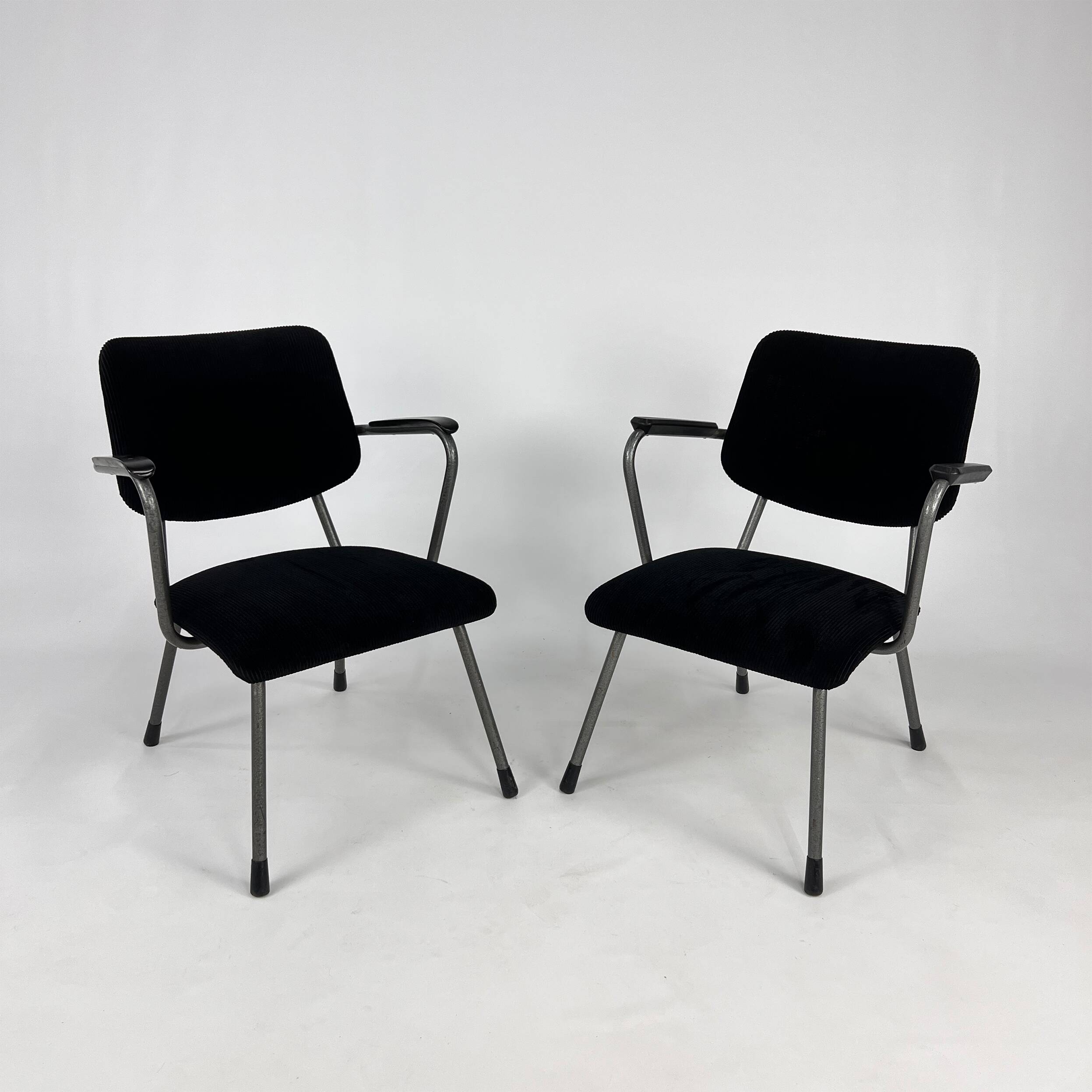 Set of 2 Gispen R5 Lounge Chairs, 1960s
