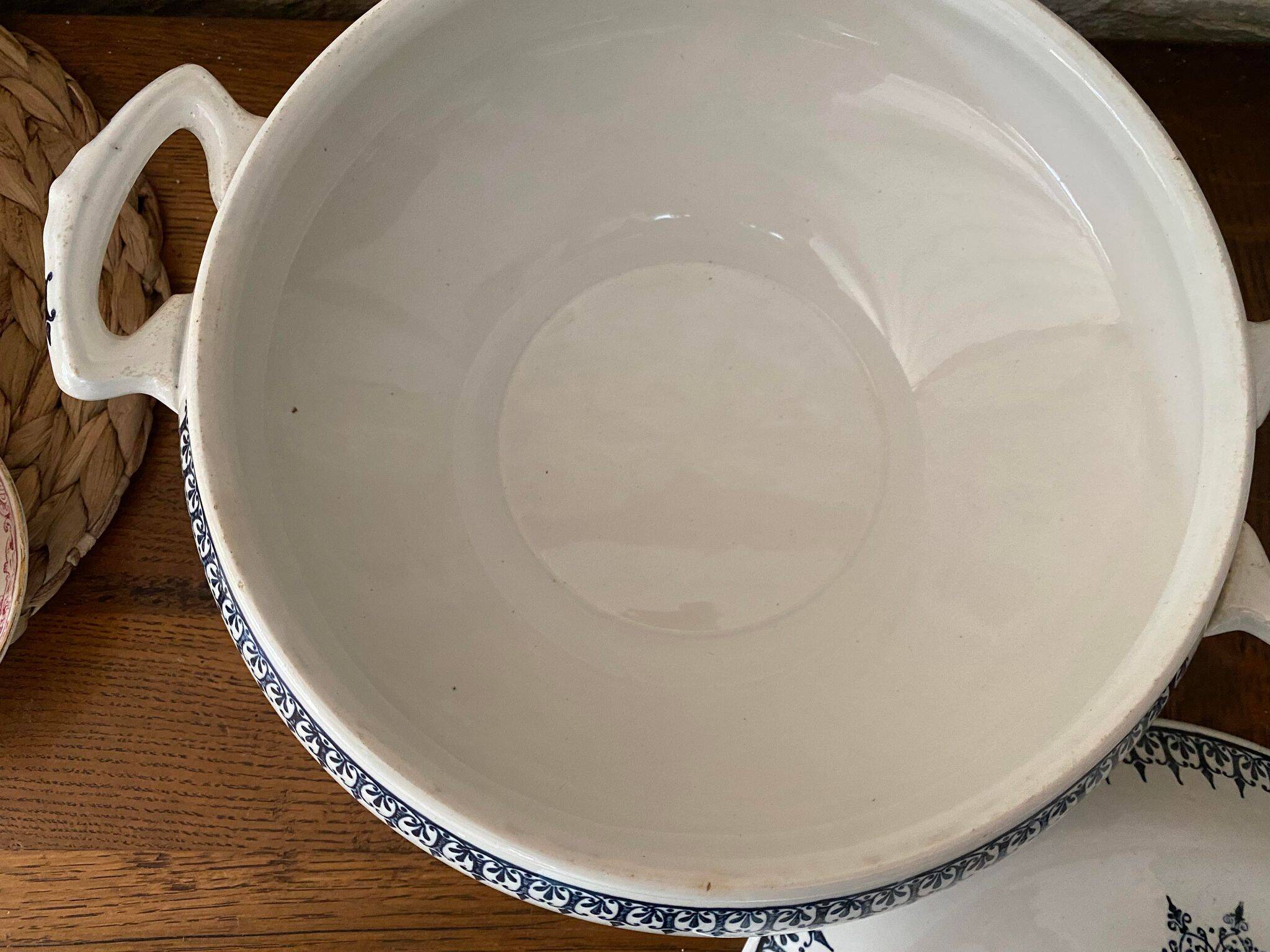 Tureen and its lid Earthenware St Amand