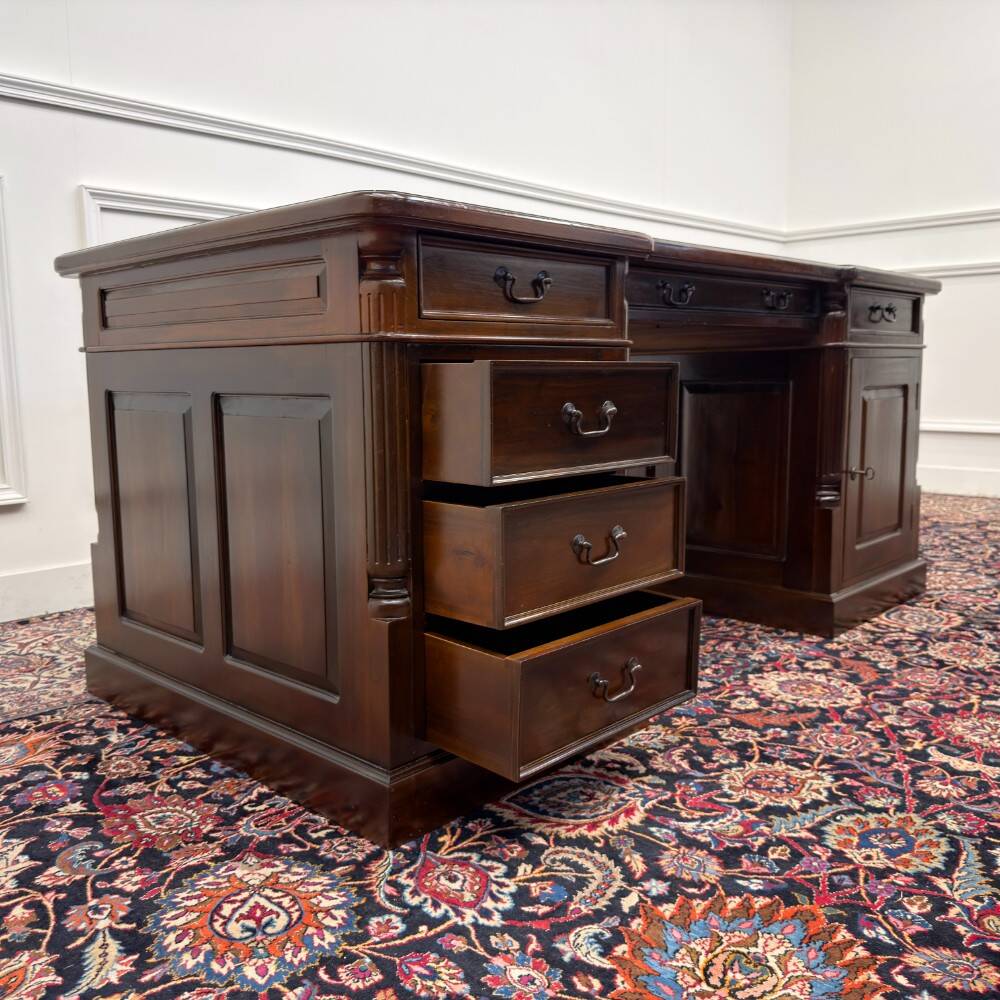 Ensemble de bureau anglais classique avec chaises de bureau