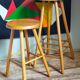Tabouret de bar en bois blond massif vintage