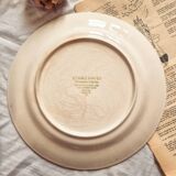 Duo of flat earthenware plates