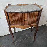 Table de chevet à rideau style Louis XV en merisier