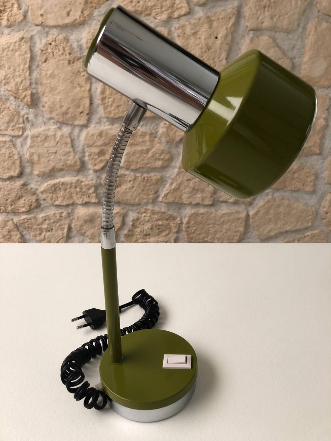 Metal desk lamp