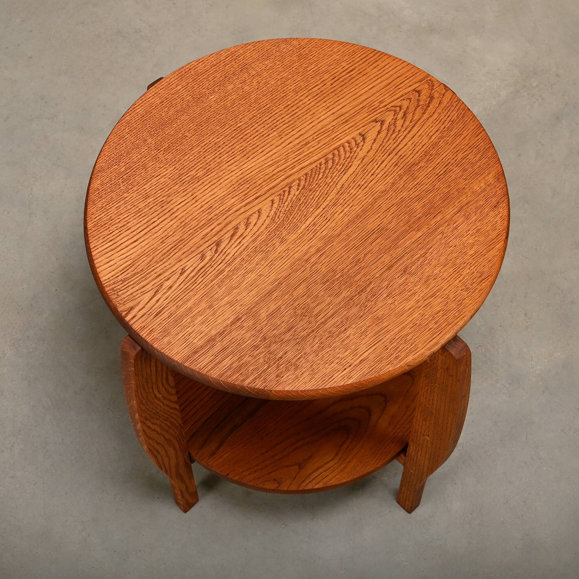 Table d'appoint ou table de plante Art Déco néerlandaise en chêne massif, années 1930.