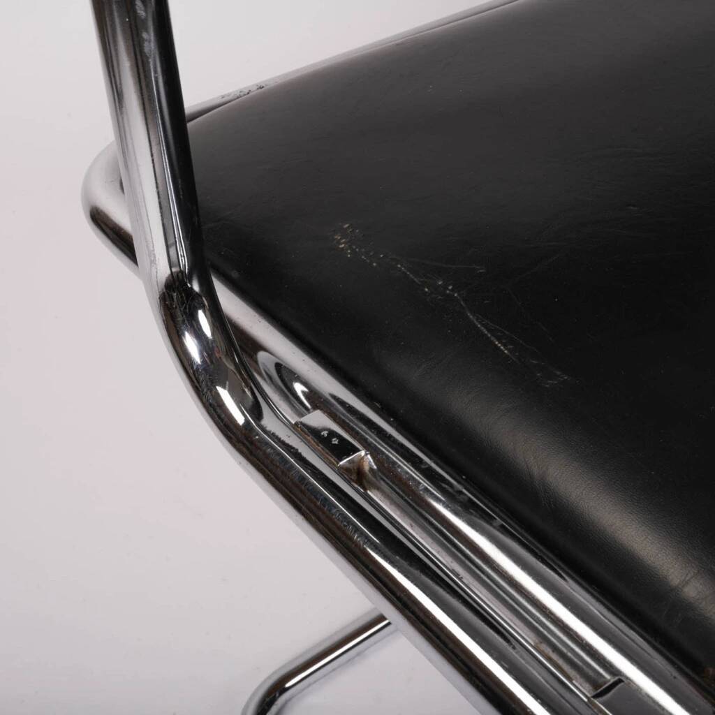Tubular chair by Ladislav Vrátník for the Mánes Exhibition Hall